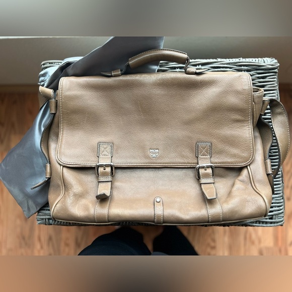 MCM Tan Messenger bag - Picture 1 of 9